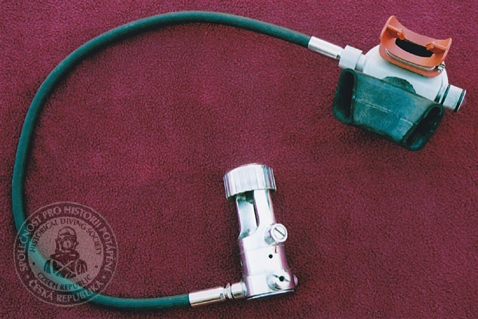 Jednohadicová ústenková plicní automatika Tornádo 300 – první čs. Potápěčská automatika s možností regulace nádechového odporu. © HDS CZ