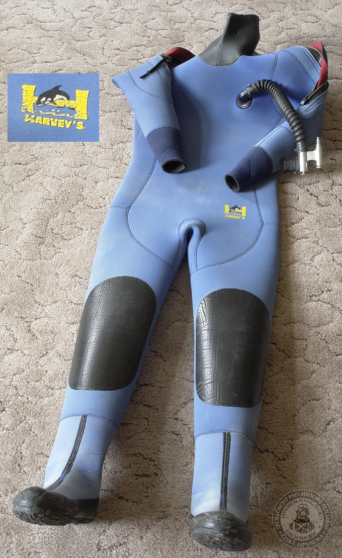 Suchý potápěčský oblek Harvey´s s dofukováním vrapovou hadicí  © HDS CZ